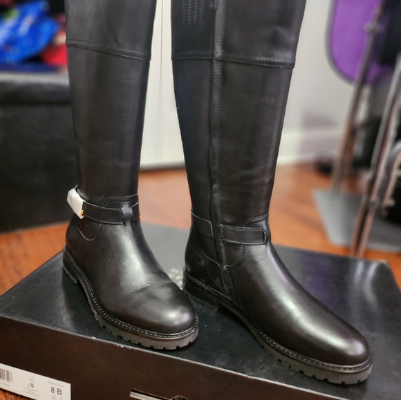 Boots - Picture 5 of 7